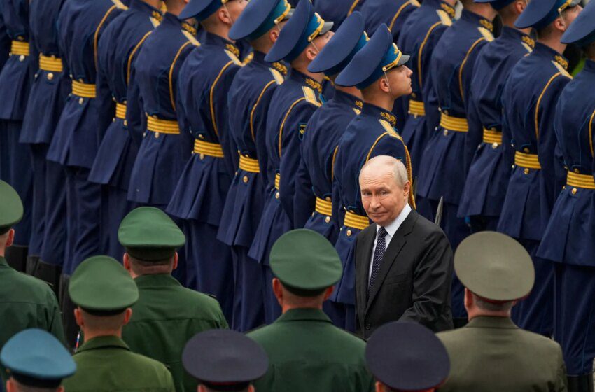  Frappes ukrainiennes et sanctions provoquent pénurie d’essence en Russie et colère populaire