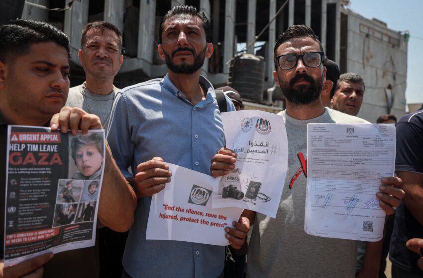  Gaza : le photojournaliste Mohammed al-Qahouji réclame l’évacuation médicale des journalistes blessés