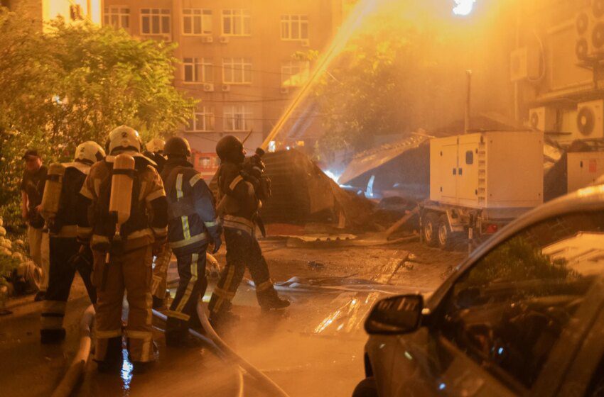  Kiev visée par missiles balistiques et drones, au moins deux morts et 11 blessés