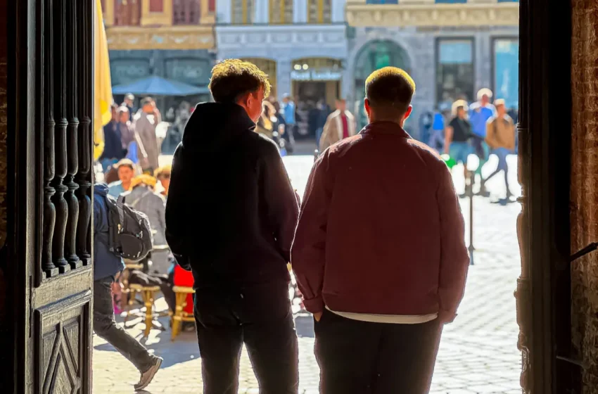  Le solde naturel de la population française devient négatif, la migration soutient la croissance