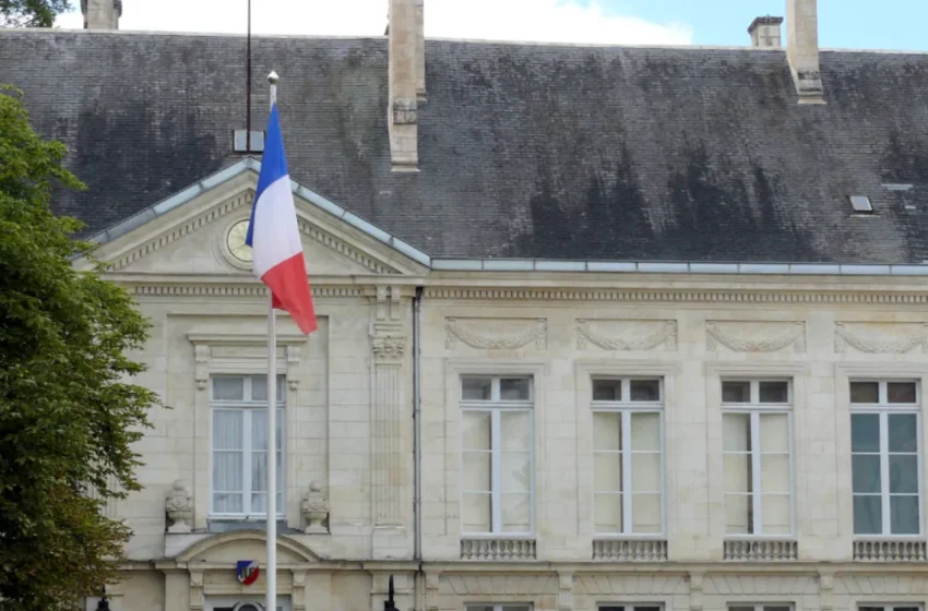  Une Marocaine se bat pour obtenir son titre de séjour avant un voyage crucial