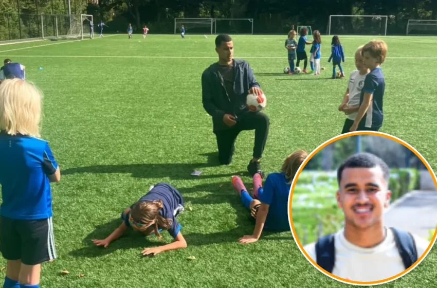  Abdellah Ouazane, la révélation de l’Ajax à 17 ans, opte pour le Maroc