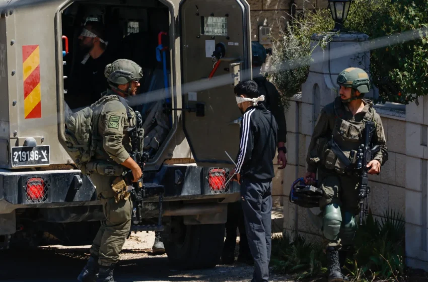  Au moins 53 jeunes détenus à Biddu en Cisjordanie après des raids israéliens