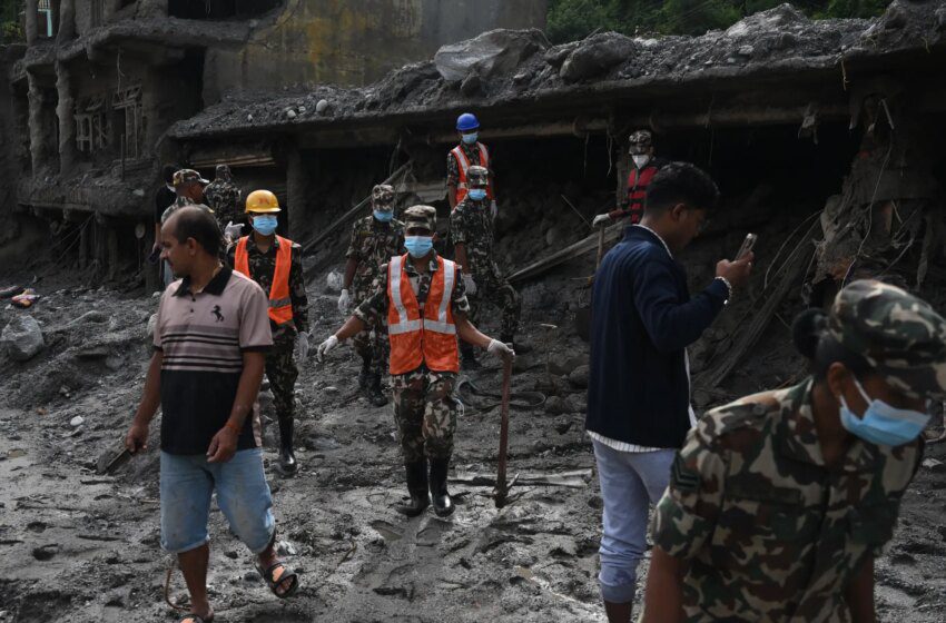  Bilan des inondations au Népal et au Tibet dépasse 1 000 morts