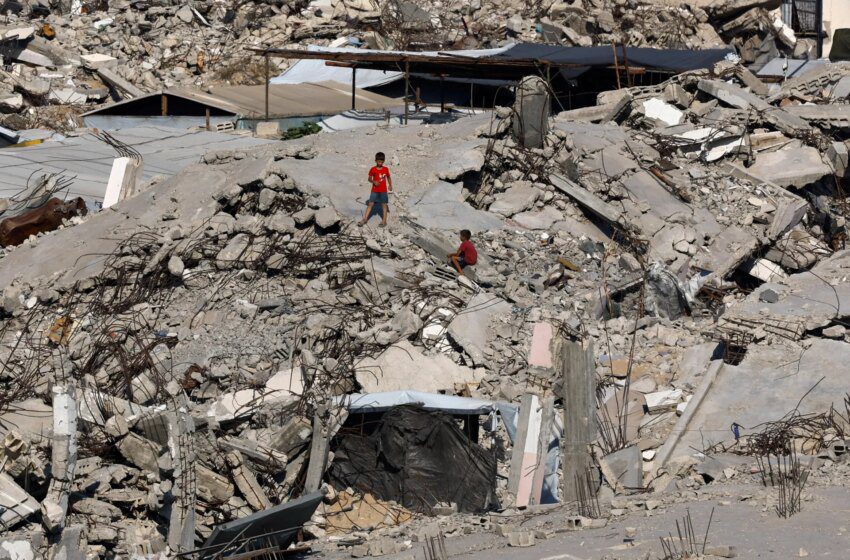  Effondrement d’un immeuble à Gaza: au moins 11 morts, secours extirpent des enfants