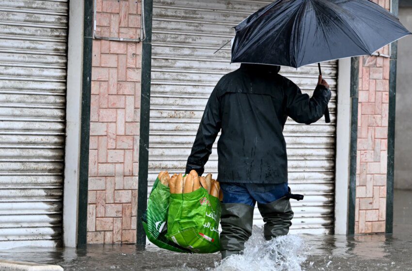  Inondations récurrentes à Tunis perturbent transports et exposent défaillances du drainage