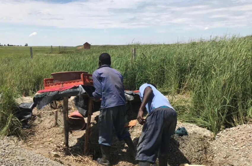  Mines illégales de chrome à Rustenburg causent effondrement mortel de 14 mineurs migrants