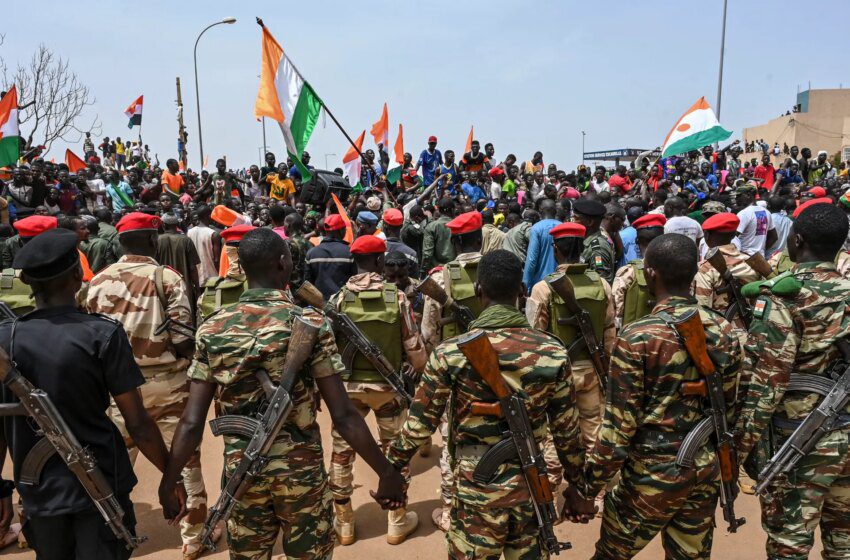  Mutinerie à Niamey contenue grâce au Corps africain russe et révélant des tensions militaires