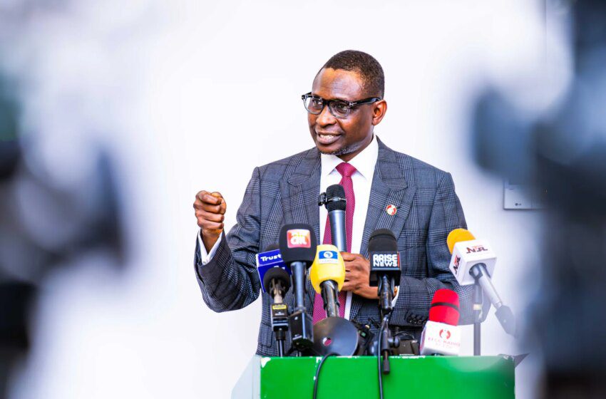  Nigeria : l’EFCC licencie plus de 40 employés pour corruption et engage 5 poursuites