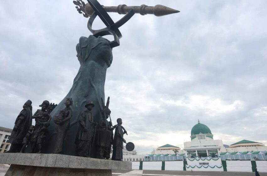  Parlement nigérian suspend visites officielles en Afrique du Sud après violences anti‑étrangers