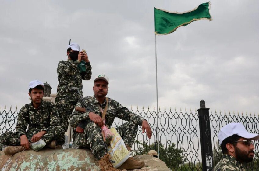  Yémen : frappes aériennes gouvernementales contre les Houthis alors qu’ils avancent vers Bab al‑Mandeb