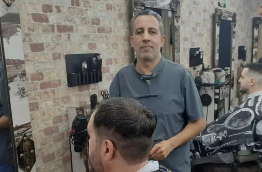  À Auch, Abdellah Essbaa, coiffeur marocain, attire pour ses dégradés
