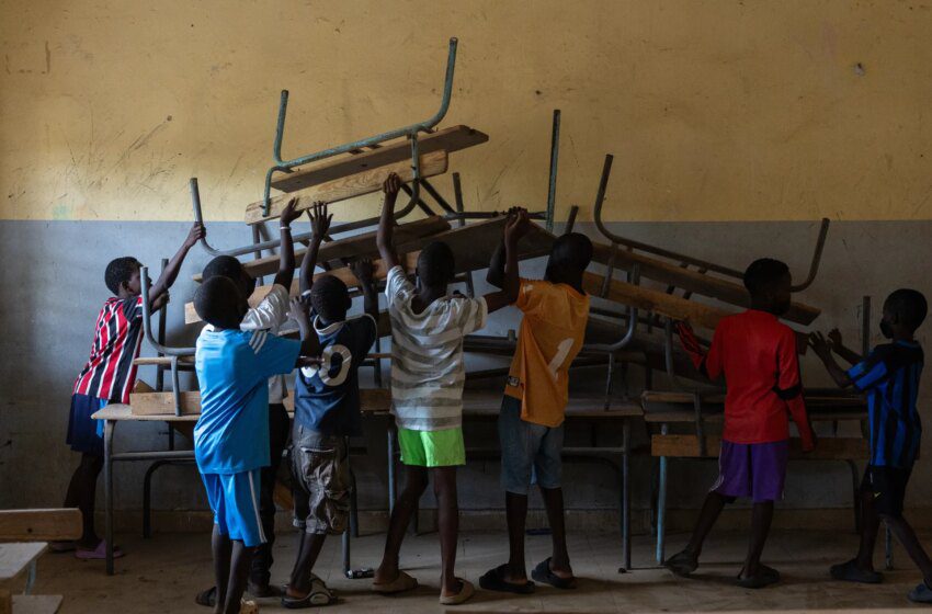  Dakar : bénévoles et élèves nettoient l’école de Médina Gounass avant la rentrée 2026