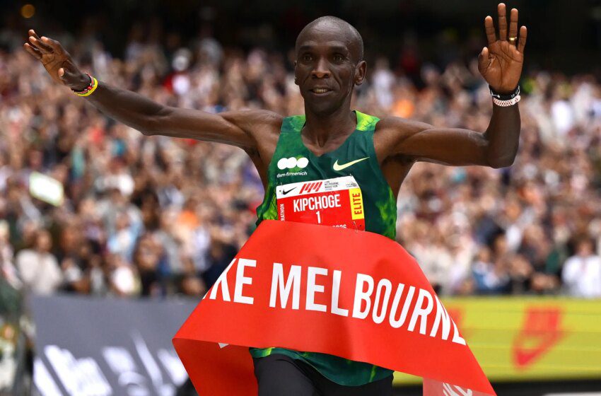 Eliud Kipchoge remporte le marathon de Melbourne lors de son World Tour