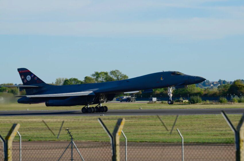  États-Unis retirent les B‑1 de la RAF Fairford après une menace visant la base