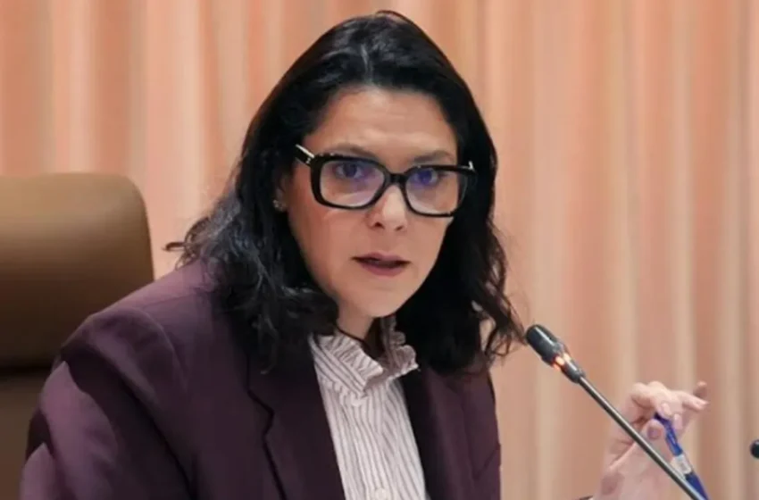  Fatima Ezzahra El Mansouri impose Madame la cheffe du gouvernement au Parlement