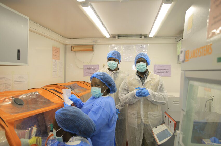  Incendie d’un camp en Ituri touché par Ebola provoque 19 000 déplacés en RDC