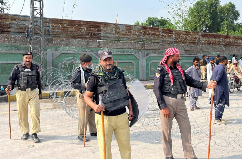  Le Pakistan impose l’état d’urgence au Khyber Pakhtunkhwa et suspend le gouvernement provincial
