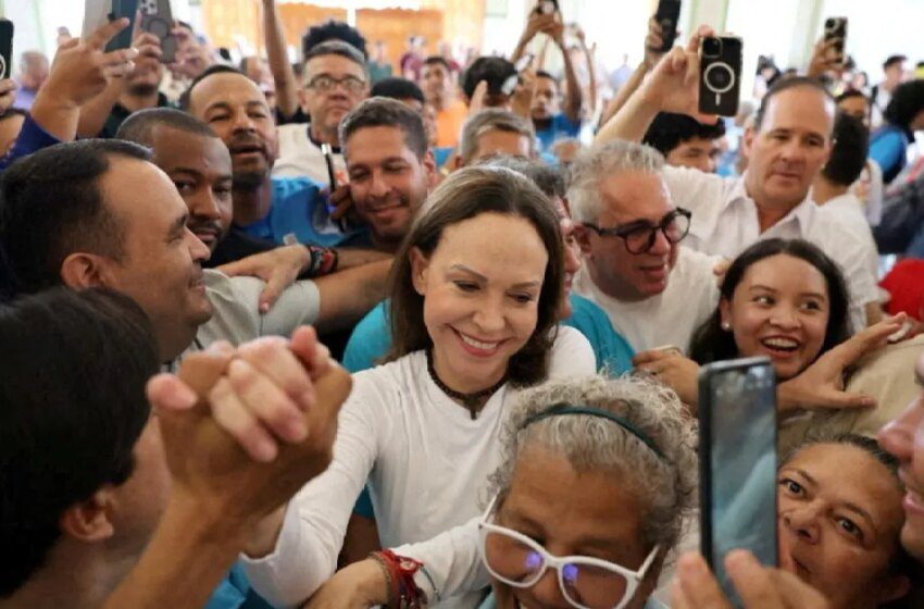  Maria Corina Machado, lauréate du Nobel, revient au Venezuela pour réclamer des élections