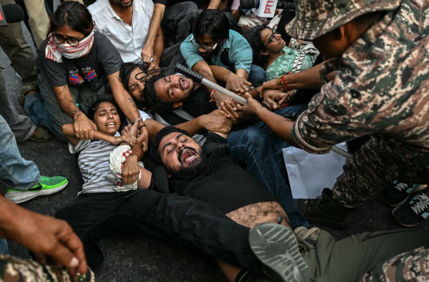  New Delhi policiers mobilisés avant manifestation contre la révision des listes électorales
